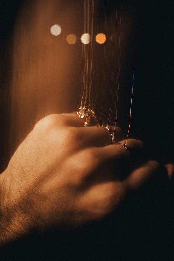 Bijoux pour homme : l'art de l'élégance intemporelle